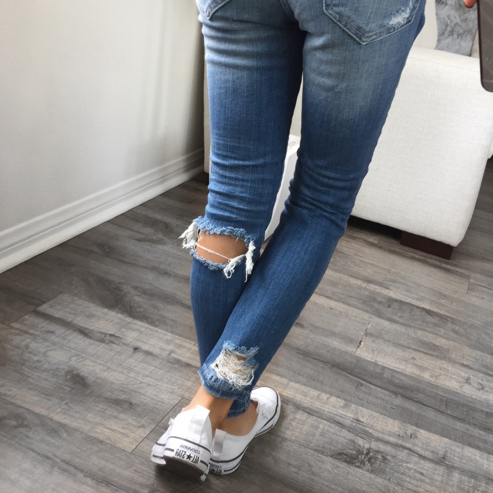 🆕BEACHIN Blue Destroyed Jeans - Picture 3 of 7